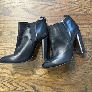 bcbg maxazria Leather Black Booties womens size 38 silver trim
